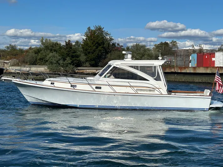 Esther Yacht Photos Pics 