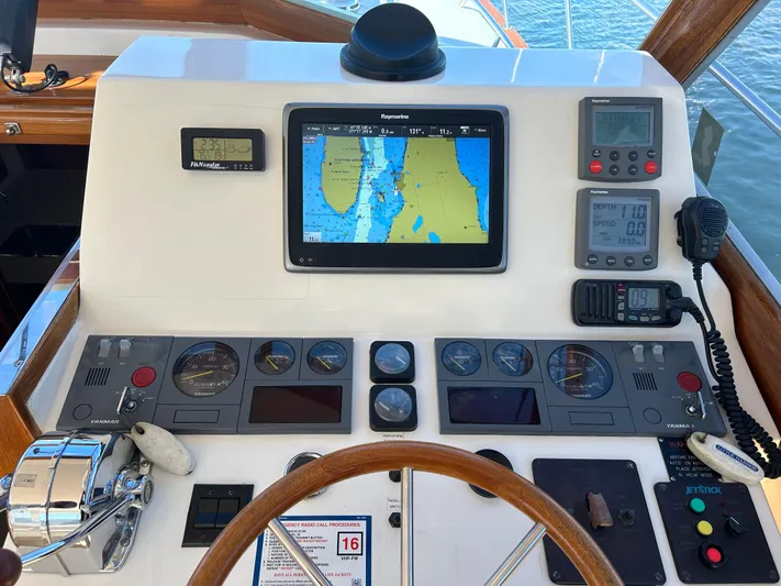 Esther Yacht Photos Pics 