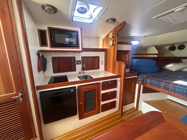 Esther Yacht Photos Pics 