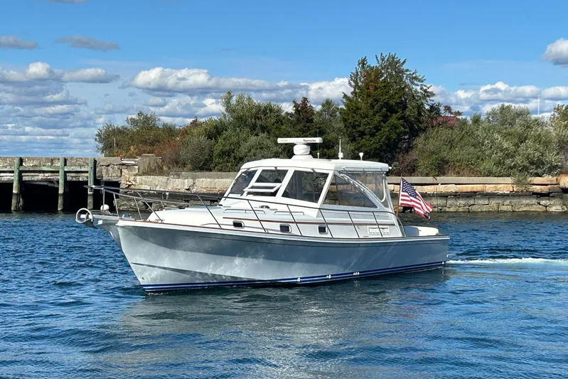 Esther Yacht Photos Pics 