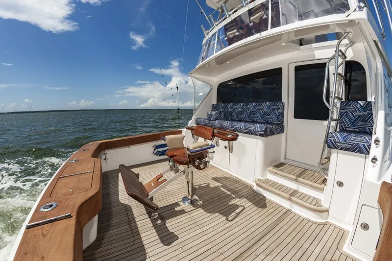 Heel Yeah Yacht Photos Pics 