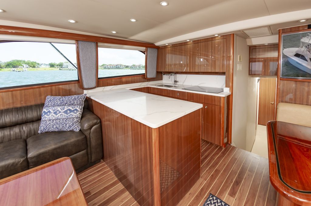 2006 Viking 48 