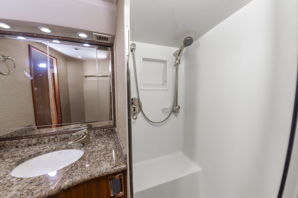 2006 Viking 48 