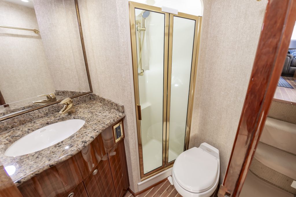 2006 Viking 48 