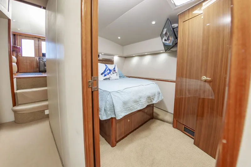 Heel Yeah Yacht Photos Pics 