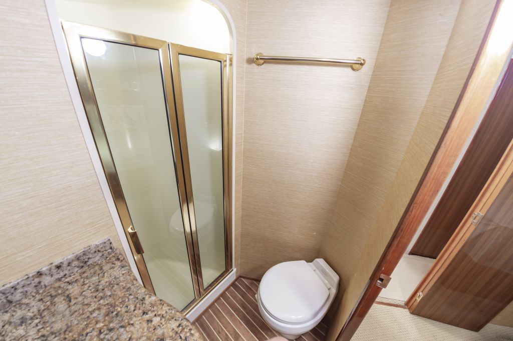 2006 Viking 48 