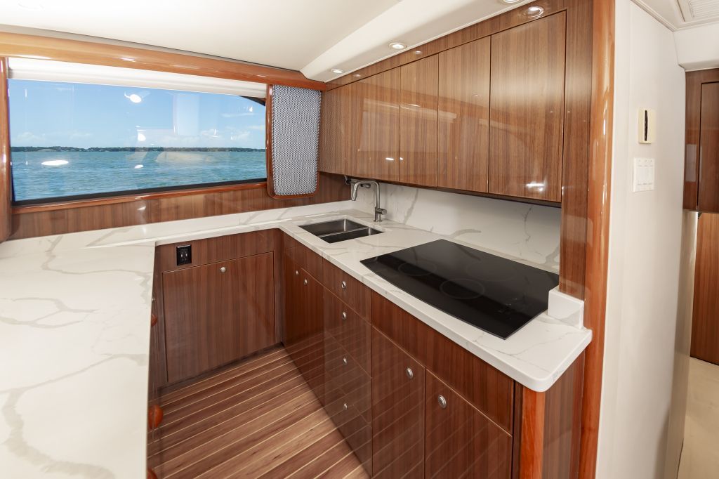 2006 Viking 48 