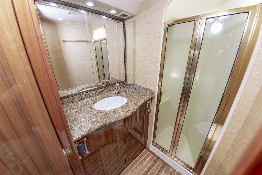 2006 Viking 48 