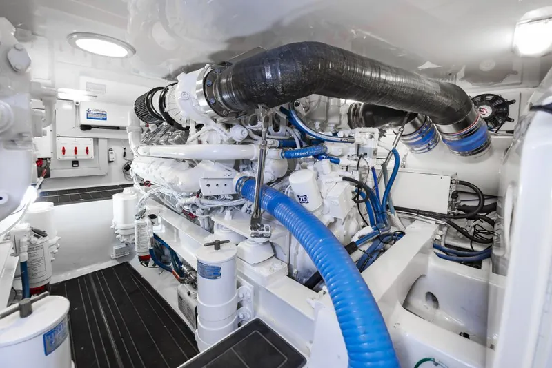 Heel Yeah Yacht Photos Pics 