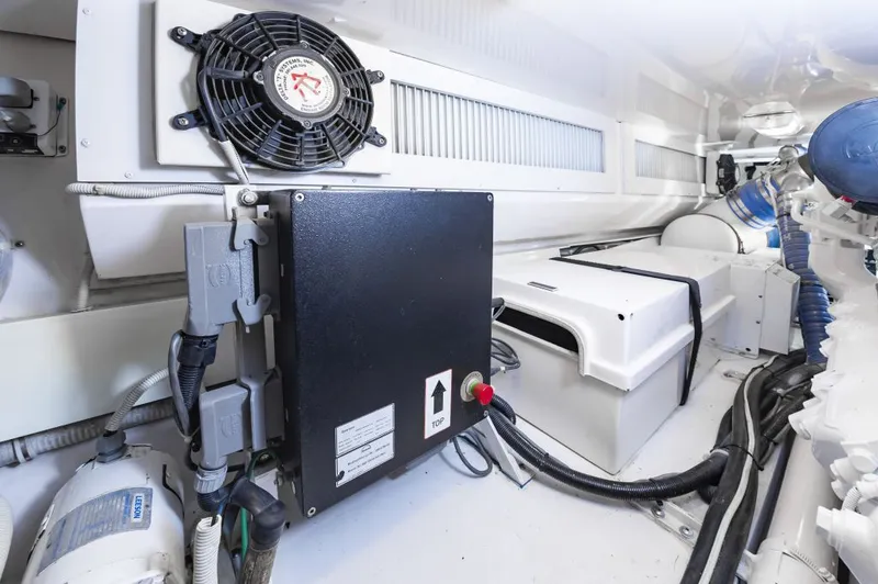 Heel Yeah Yacht Photos Pics 