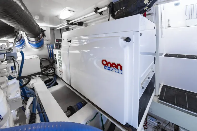 Heel Yeah Yacht Photos Pics 