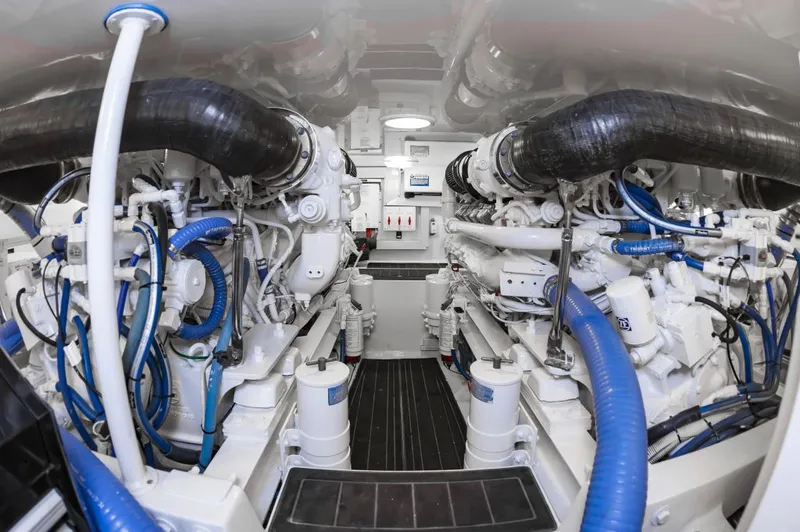 Heel Yeah Yacht Photos Pics 