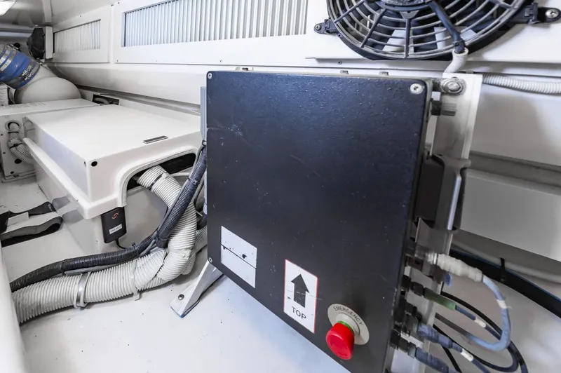 Heel Yeah Yacht Photos Pics 