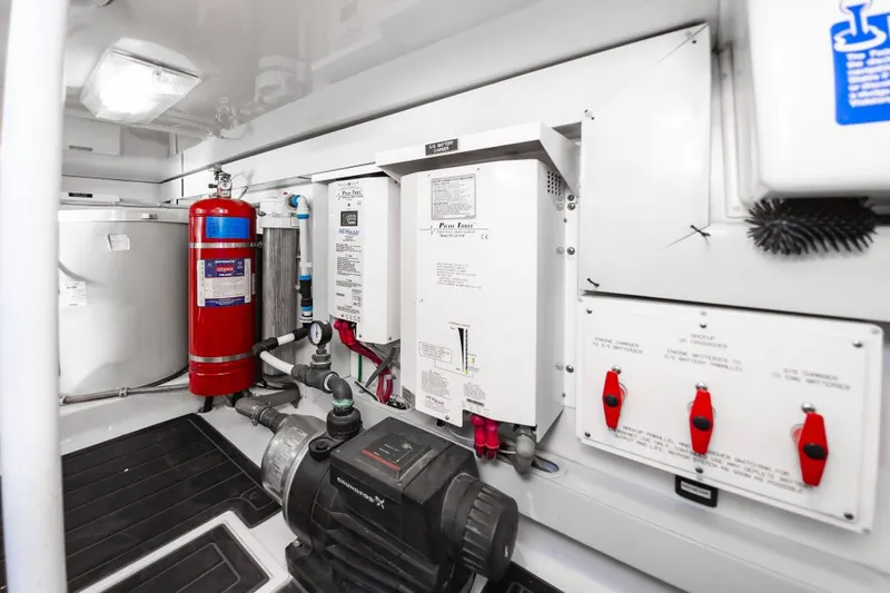 Heel Yeah Yacht Photos Pics 