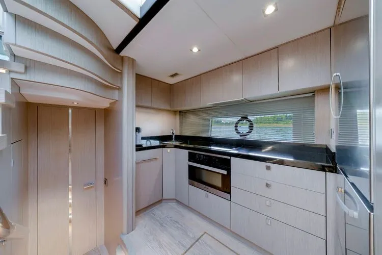 Gravitas Yacht Photos Pics 2018 Sunseeker 68 Predator - Image 55