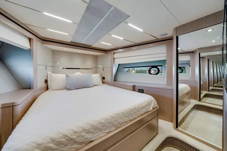 Gravitas Yacht Photos Pics 2018 Sunseeker 68 Predator - Image 60