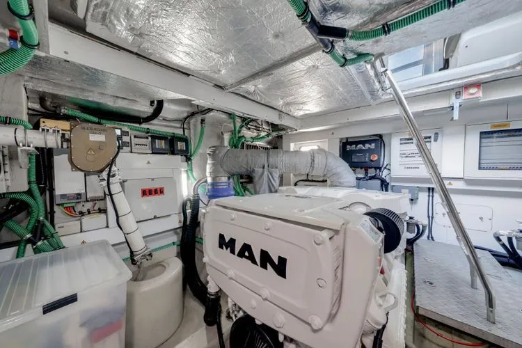 Gravitas Yacht Photos Pics 2018 Sunseeker 68 Predator - Image 63