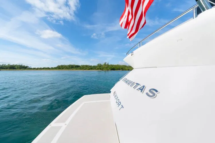 Gravitas Yacht Photos Pics 2018 Sunseeker 68 Predator - Image 26