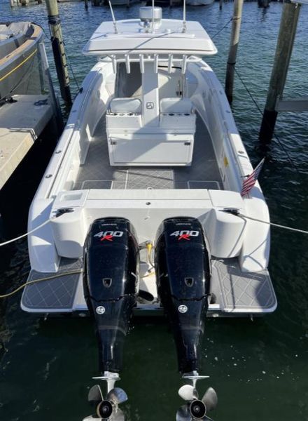 2015 Belzona 32 Center Console