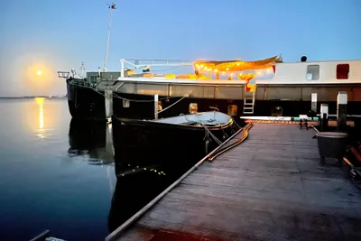 1915 Luxe-Motor Woonschip