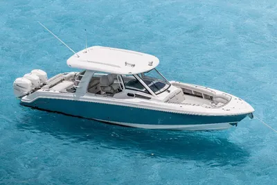 Boston Whaler 350 Realm