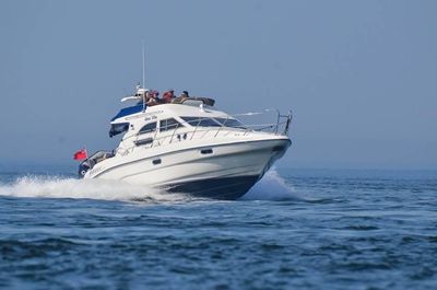 2000 Sealine F33