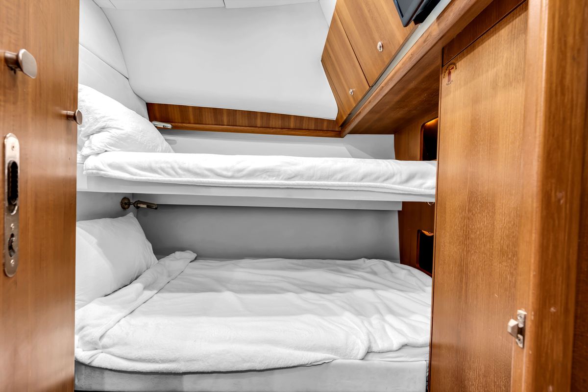 2006 Tiara Yachts 42 