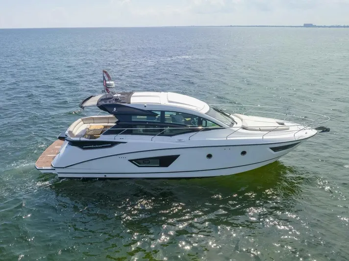  Yacht Photos Pics 2019-Beneteau-Gran-Turismo-50