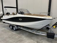 2023 Quicksilver 755 Activ Sundeck inclusief Mercury F250 V-8 XL DS