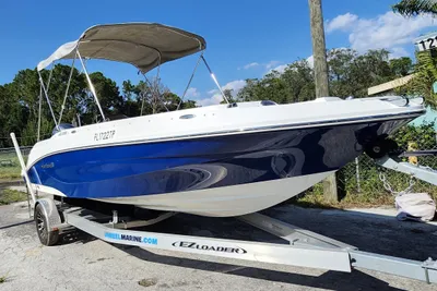 Hurricane SunDeck Sport 205 OB