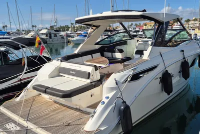 2018 Sea Ray 320 Sundancer