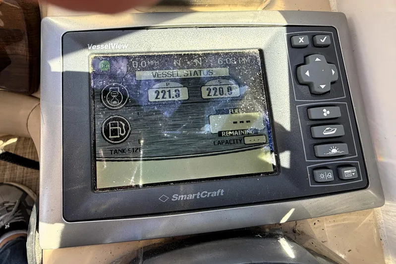  Yacht Photos Pics SmartCraft VesselView display on 2013 Four Winns Vista 375, showing vessel status and fuel information.