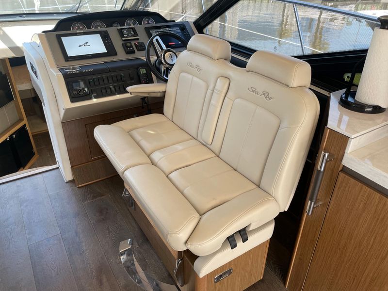 2017 Sea Ray Sundancer 510