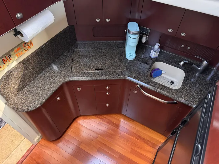 Knot On Course Yacht Photos Pics 