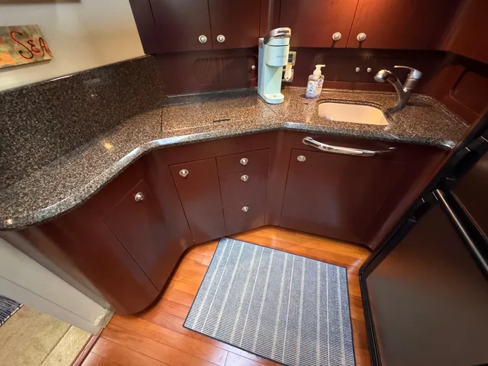 Knot On Course Yacht Photos Pics 