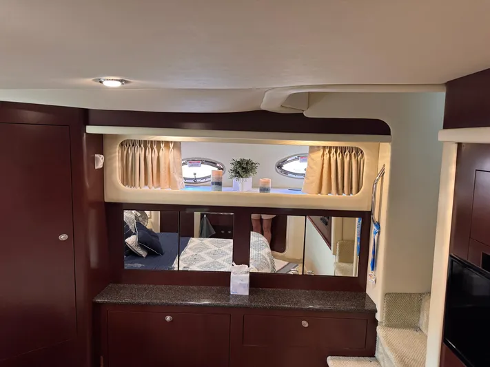 Knot On Course Yacht Photos Pics 