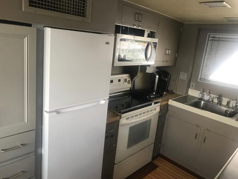 1973 Burger Flybridge Motor Yacht