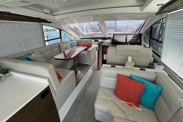 2019 Cruisers Yachts 50 