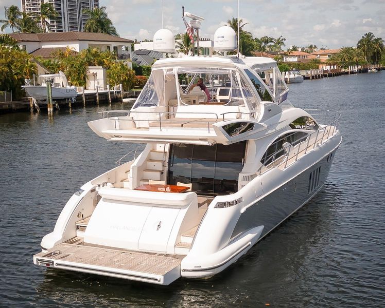 2016 Azimut 64 Flybridge