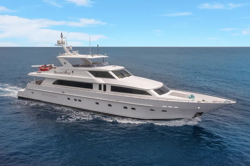  Yacht Photos Pics Luxury 2009 Hargrave Raised Pilothouse yacht cruising on open sea.