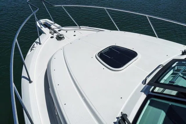 Boston Whaler 345 Conquest Yacht Photos Pics 