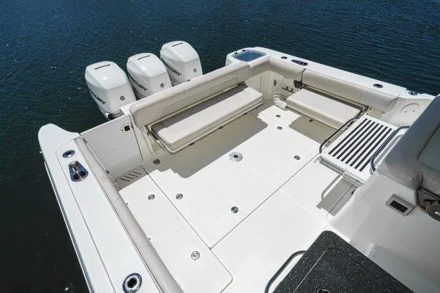 Boston Whaler 345 Conquest Yacht Photos Pics 