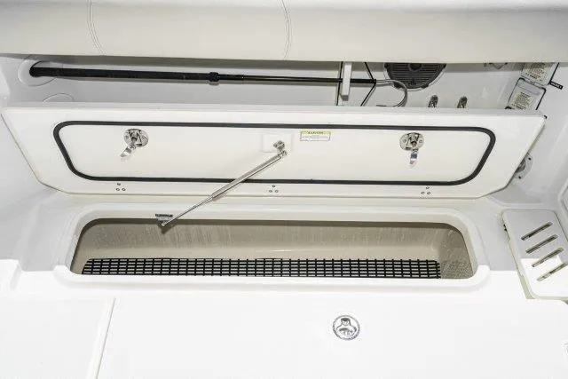 Boston Whaler 345 Conquest Yacht Photos Pics 