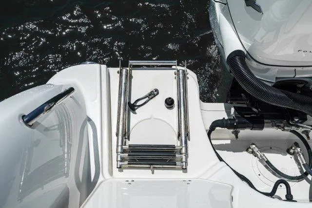 Boston Whaler 345 Conquest Yacht Photos Pics 