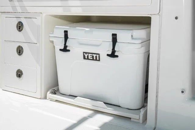 Boston Whaler 345 Conquest Yacht Photos Pics 