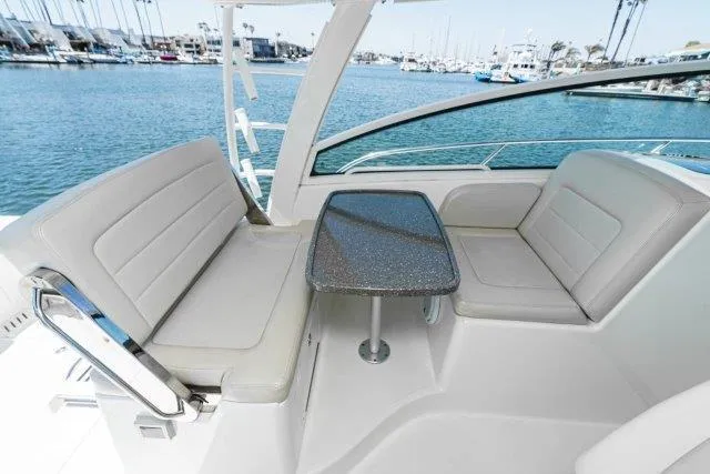 Boston Whaler 345 Conquest Yacht Photos Pics 