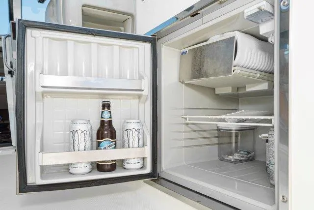 Boston Whaler 345 Conquest Yacht Photos Pics 