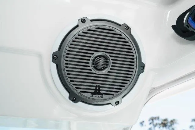 Boston Whaler 345 Conquest Yacht Photos Pics 