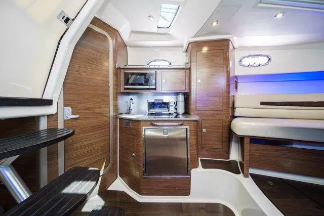 Boston Whaler 345 Conquest Yacht Photos Pics 