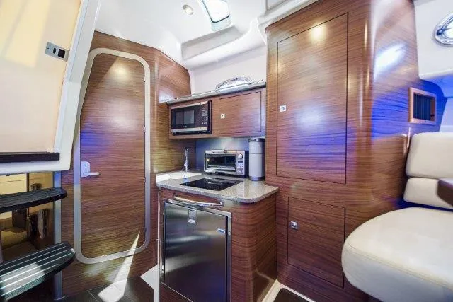 Boston Whaler 345 Conquest Yacht Photos Pics 